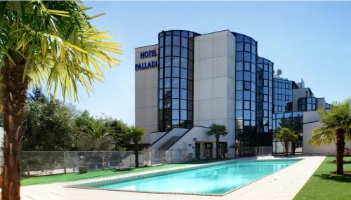 Garden, Hotel Palladia in Purpan