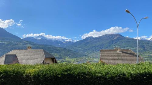 Vaade, Embrun - Appartement 4/6 personnes avec extérieurs (Embrun - Appartement 4/6 personnes avec exterieurs) in Embrun