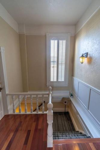 ~The 204~ Apartment in Historic Downtown Albany