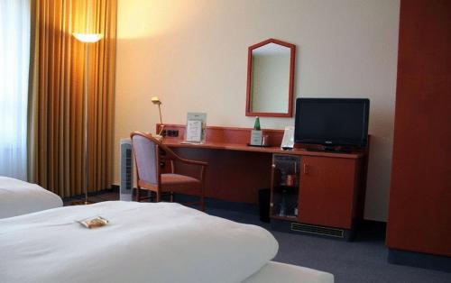 Hotel Am Terrassenufer - image 14