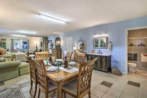 Studio with Pool and Gas Grill Less Than 1 Mi to River in Jacksonville, USA