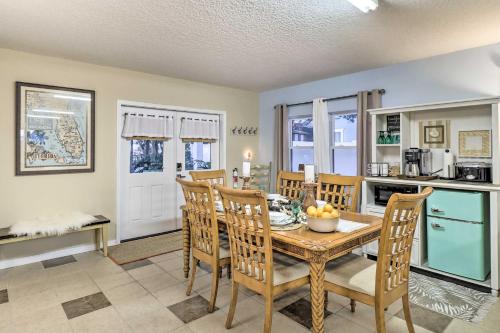 Studio with Pool and Gas Grill Less Than 1 Mi to River in Jacksonville, USA