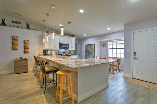 Updated Tavares Retreat Less Than 1 Mile to Boat Ramp in Tavares, USA