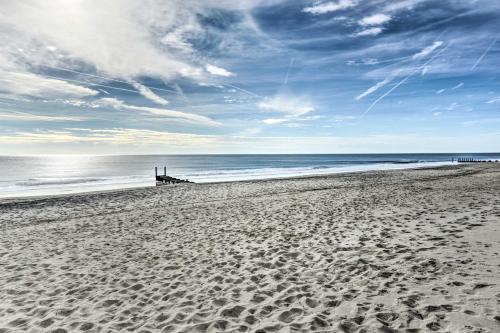 Bright Condo Half-Block to Cape May Beach!