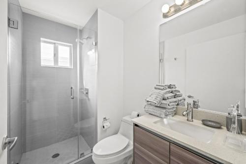 *COZY 2 BEDROOM MIDTOWN MIAMI-FREE PARKING*