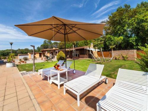 Casa Rustica con piscina en Girona