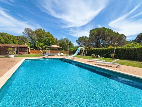 Casa Rustica con piscina en Girona in Fornells De La Selva