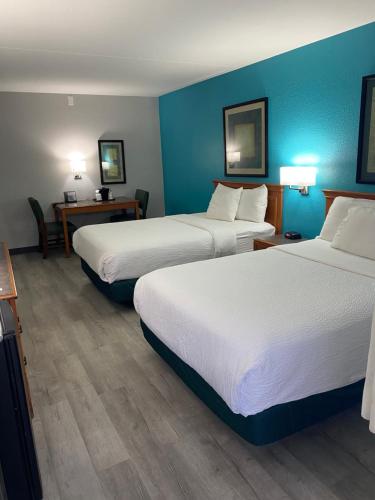 2 double beds