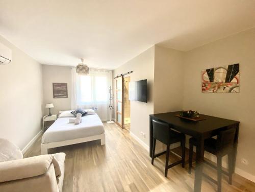 Le Catalan & L'Occitan - Studios avec parking et climatisation