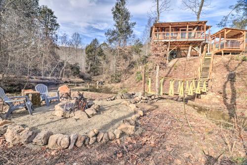 Hand-Crafted Creekside Treehouse with Grill - Apartment - Cosby