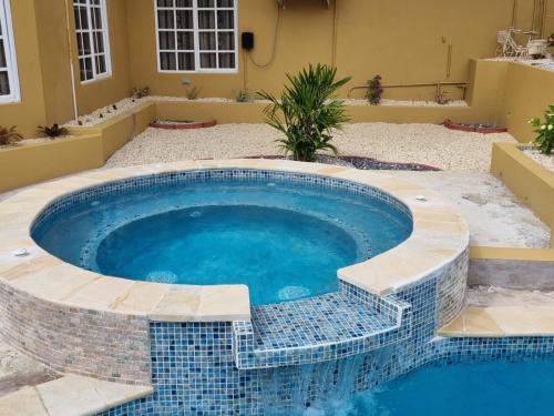 Piscine, Paradise Place Apartments in Tobago