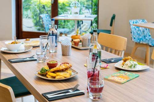 Holiday Inn Gloucester / Cheltenham an IHG Hotel - image 13