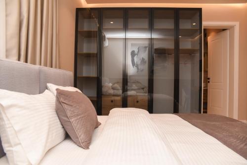J&D Rooms