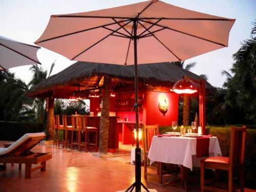 Restaurant, White Horse Residence in Tanji