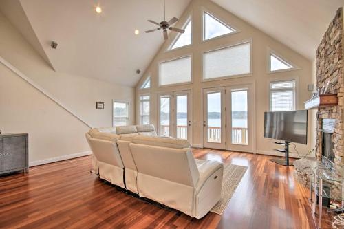 Dreamy Ridgeway Home with Grill on Lake Wateree! Dreamy Ridgeway Home with Grill on Lake Wateree!