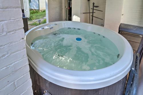 Historic Warrenton Home with Patio and Hot Tub! in Warrenton (VA)