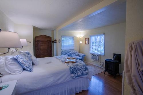 5 Ojo Inn Bed and Breakfast 5 Ojo Inn Bed and Breakfast