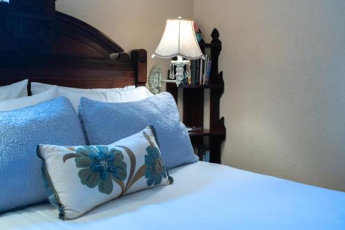 5 Ojo Inn Bed and Breakfast 5 Ojo Inn Bed and Breakfast