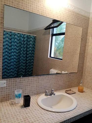 Conjunto vacacional Cocomar-Casa 6-4h in Kodžimjesa