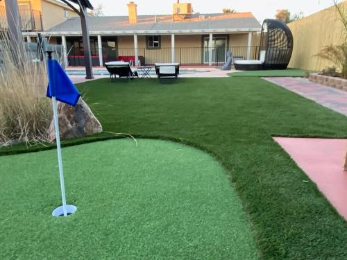 Contemporary Luxurious Mansion - 7BR Modern, Pool-Hot Tub, BBQ-Sauna, Basket Ball, Game Room, Hammoc