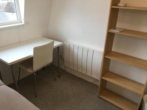 Picture of Bright & Airy One-Bed Flat In Town Centre