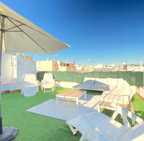 Top-notch downtown house with private rooftop terrace and parking opt, Seville (photo 5)