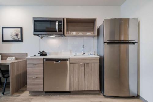 WoodSpring Suites Portland Vancouver - image 7