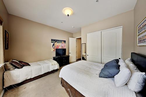 Pinnacle Pines Townhome