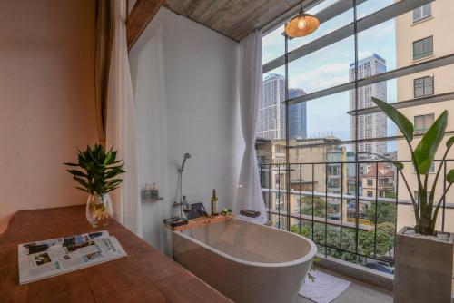 room detail thumbnail 2