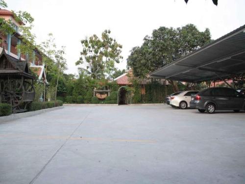 Ampan Resort & Apartment