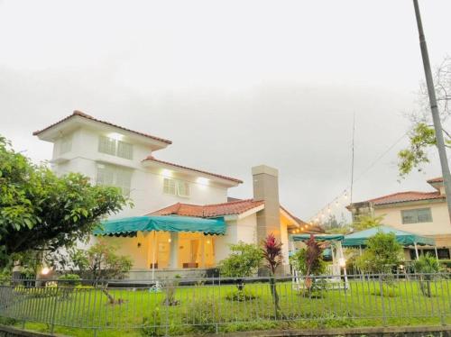 Woodhill Villa Kota Bunga by Citrus House