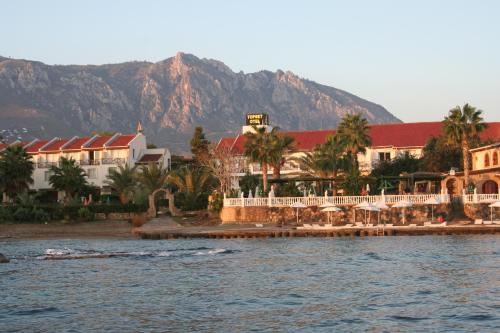 Topset Hotel in Karaoğlanoğlu