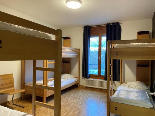 room detail thumbnail 1
