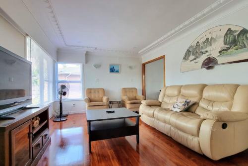 B&B Auckland - Family 3Br Gem in Hillsborough with Free Parking - Bed and Breakfast Auckland