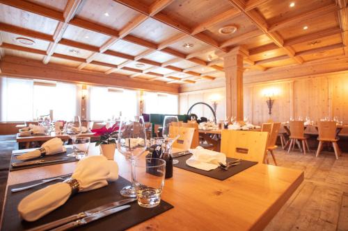 Restoran, Posthotel Valbella - Berge, Spa & Wir in Valbella