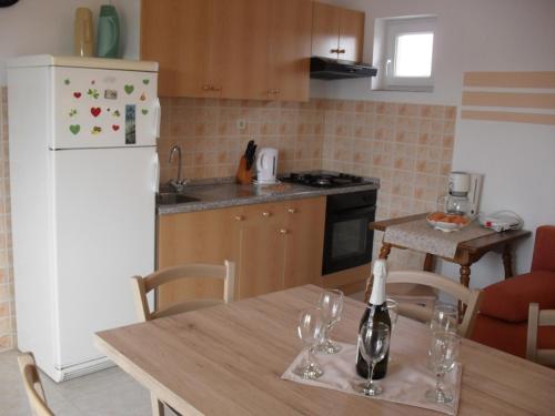 Apartment in Lopar with terrace, air conditioning, WiFi, washing machine 87-2, Lopar (Loparo) (foto 10)