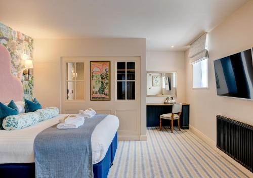The George Hotel - image 4