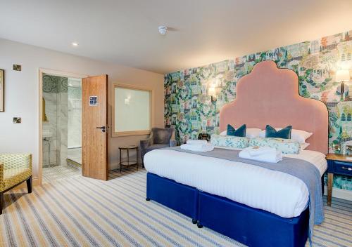 The George Hotel - image 2