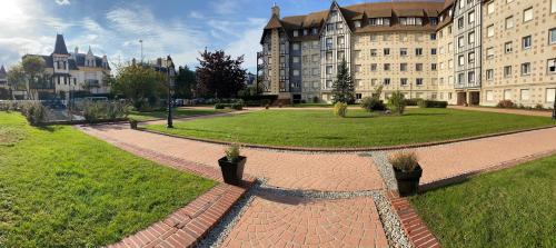 Сад, Le Deauvillais in Довиль