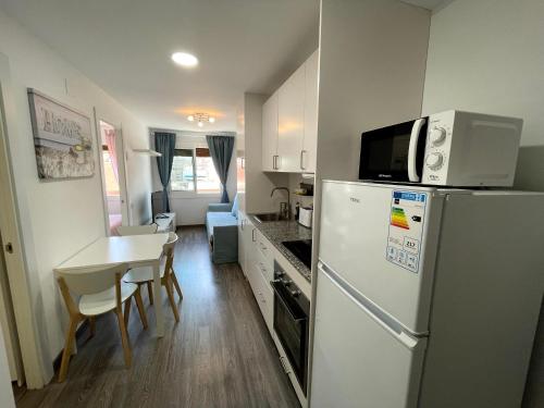 Sant Adria Beach apartment Wi-Fi Parking Free - Badalona