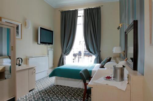 Edinburgh Thistle Hotel - Tap to explore photos