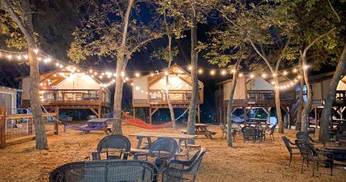Geronimo Creek Retreat Glamping Cabin #5 - image 9