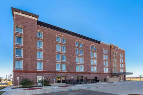 La Quinta Inn & Suites by Wyndham Dallas - Frisco Stadium in Frisco, USA