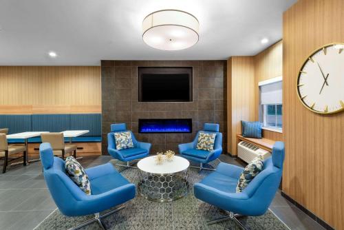 Microtel Inn & Suites by Wyndham Farmington