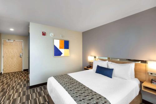 Microtel Inn & Suites by Wyndham Farmington - image 12