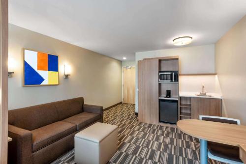 Microtel Inn & Suites by Wyndham Farmington - image 14