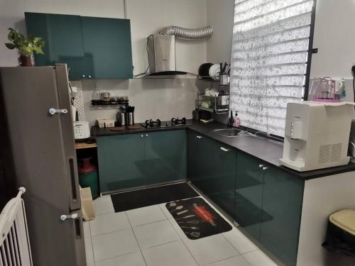 HAWWA HOMESTAY WITH 60 TV Wi-Fi NEAR BEACH&WATERPARK