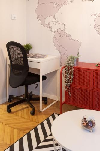 Modern Studio near British Square - image 11