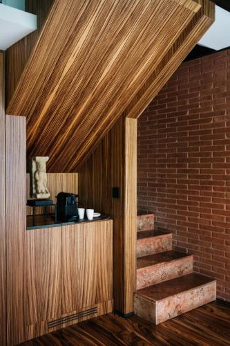 グラナドス 83 ホテル