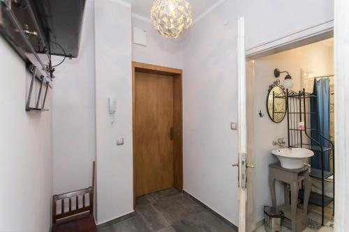 Two-Bedroom Apartment image 5